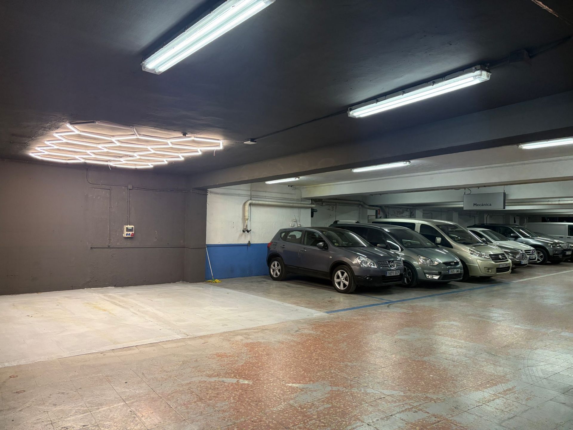Compramos tu furgoneta en Madrid — vehículos industriales y comerciales
